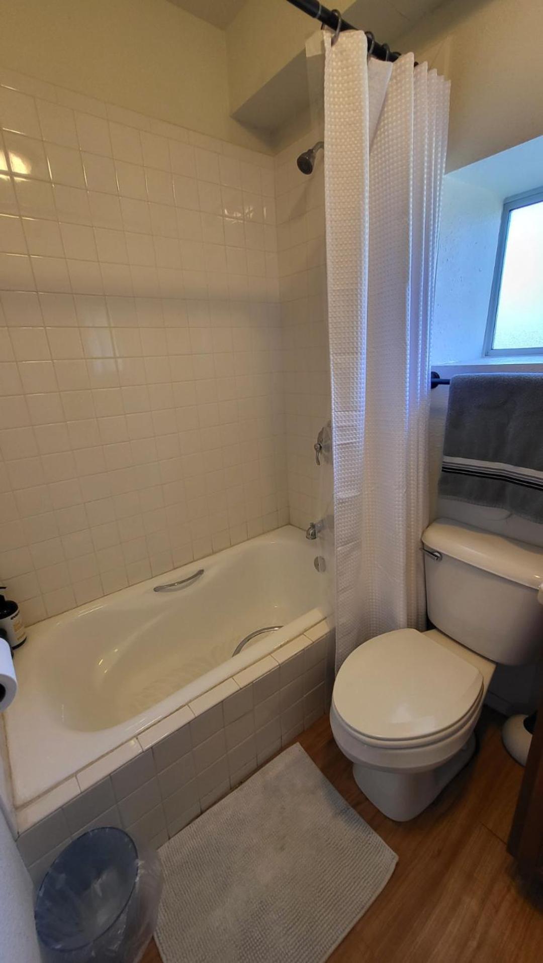 U5 - Welcoming 2-story 2 Bedroom & 2 Ba In Dt Phx With Pkg Apartment